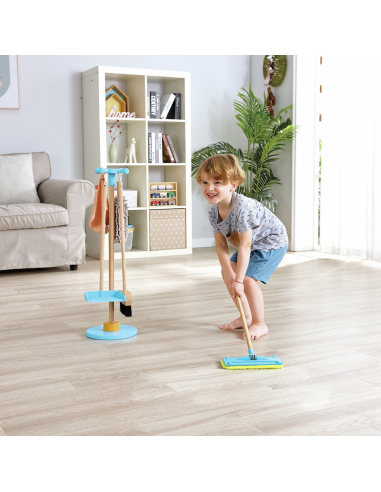 Juego de limpieza con escoba