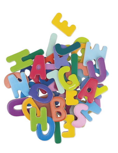 52 letras magnéticas (madera)