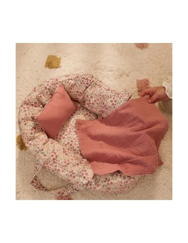Capazo con Ropa de Cama Para Muñeca Little Dutch