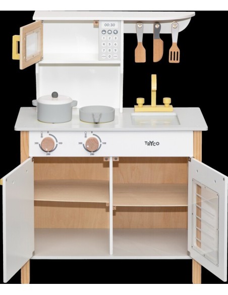 Cocina de madera blanca y dorada