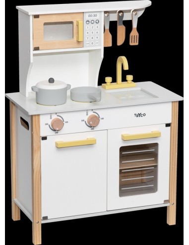 Cocina de madera blanca y dorada