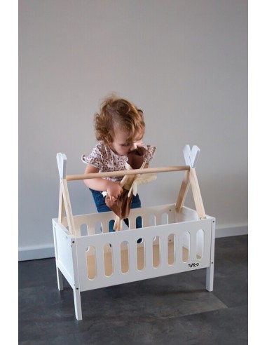 Cama de muñeca tipo tipi de madera